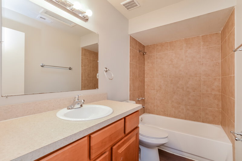2,350/Mo, 996 Papaya Ln Winter Springs, FL 32708 Bathroom View