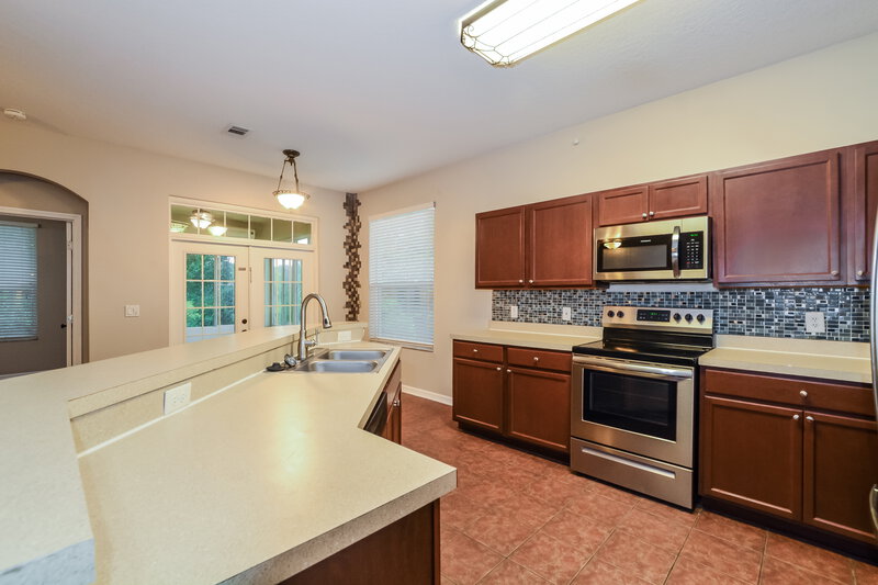 2,400/Mo, 1605 Golfside Village Ct Apopka, FL 32712 Kitchen View