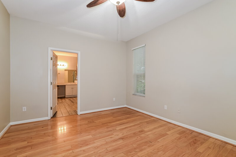 2,400/Mo, 1605 Golfside Village Ct Apopka, FL 32712 Main Bedroom View