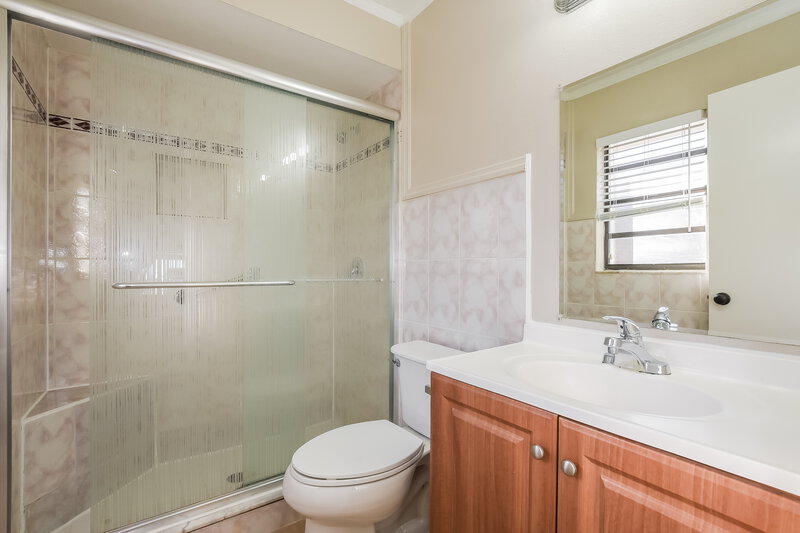2,340/Mo, 1332 Andes Dr Winter Springs, FL 32708 Main Bathroom View