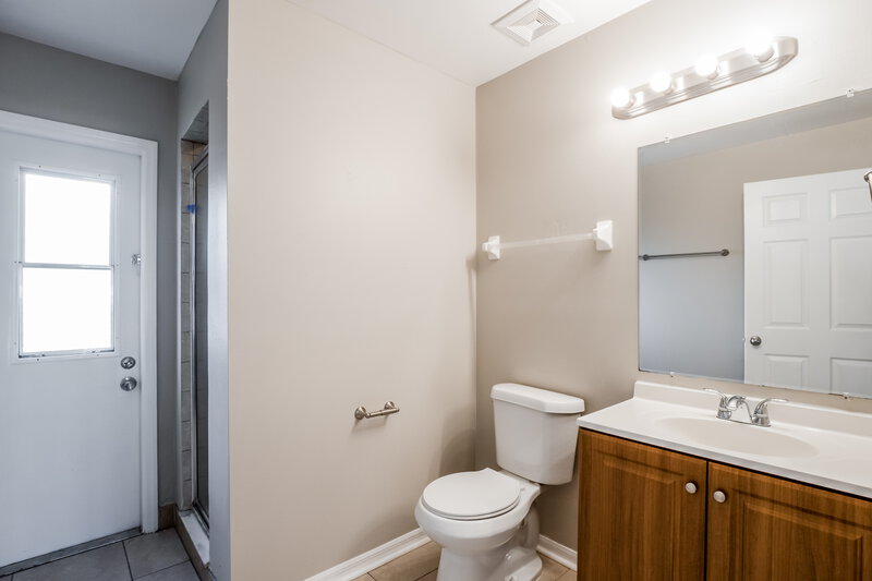 1,800/Mo, 802 Provence Way Kissimmee, FL 34759 Bathroom View