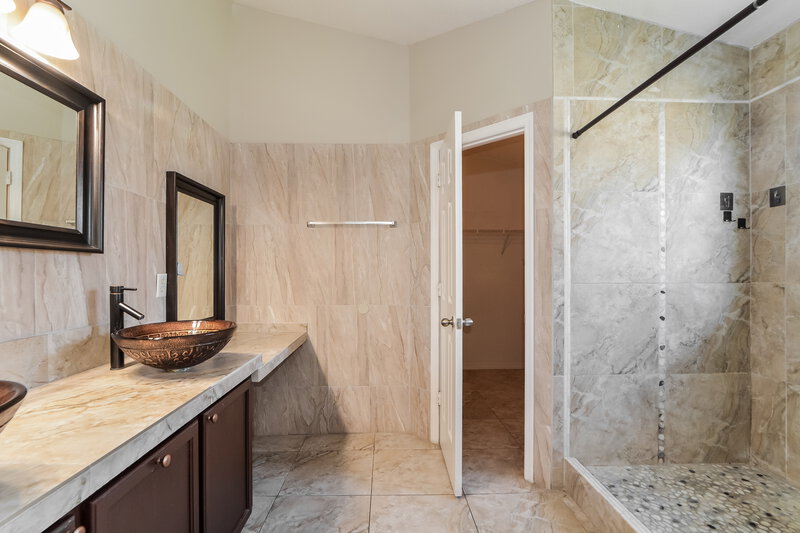 2,050/Mo, 458 Tamarind Parke Ln Kissimmee, FL 34758 Main Bathroom View
