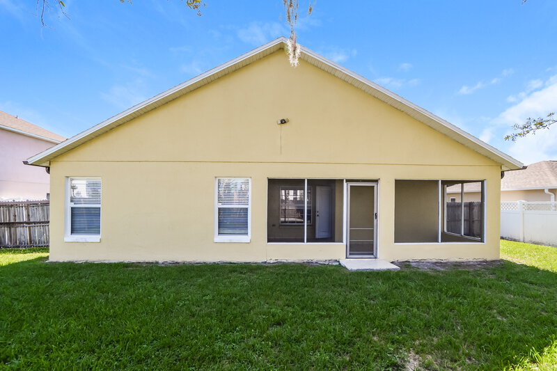 2,050/Mo, 458 Tamarind Parke Ln Kissimmee, FL 34758 Rear View
