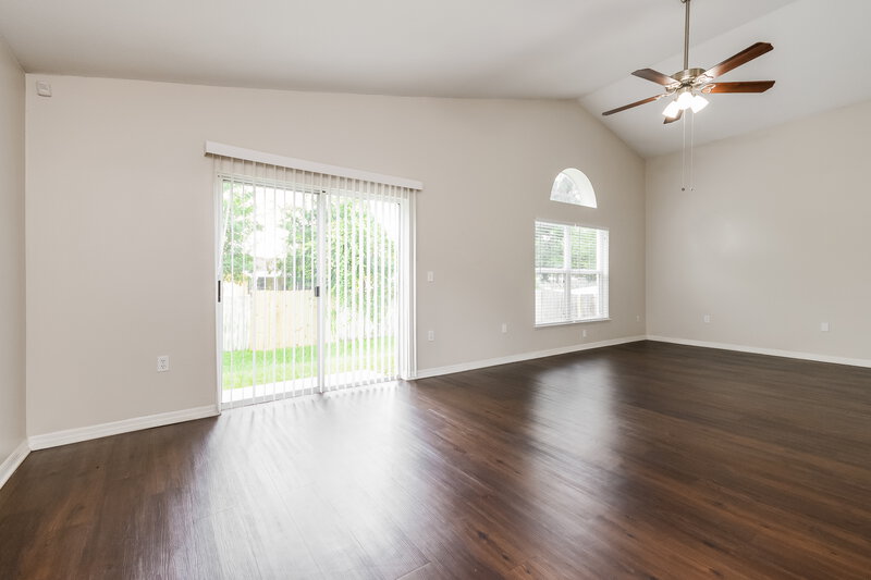 2,210/Mo, 2372 Queenswood Cir Kissimmee, FL 34743 Living Room View