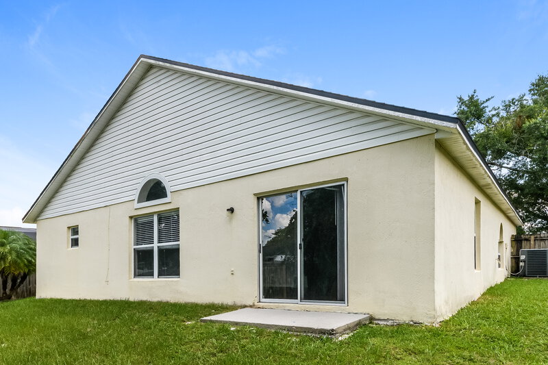 2,210/Mo, 2372 Queenswood Cir Kissimmee, FL 34743 Rear View