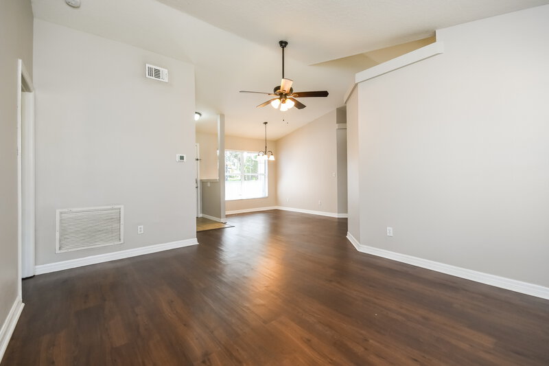 2,920/Mo, 15443 Margaux Dr Clermont, FL 34714 Living Room View 2