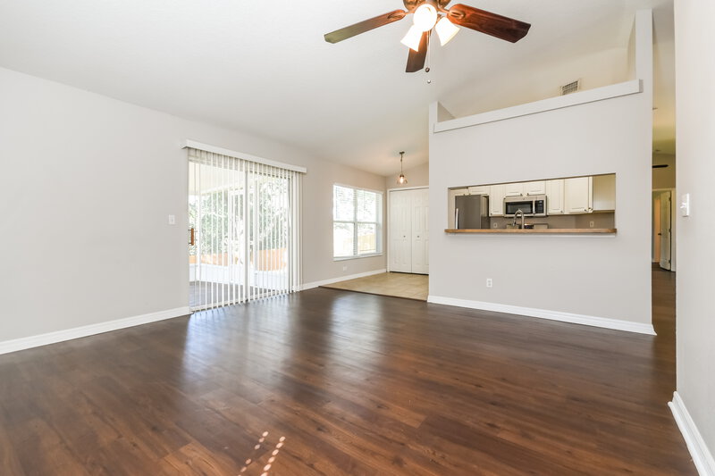 2,920/Mo, 15443 Margaux Dr Clermont, FL 34714 Family Room View 2