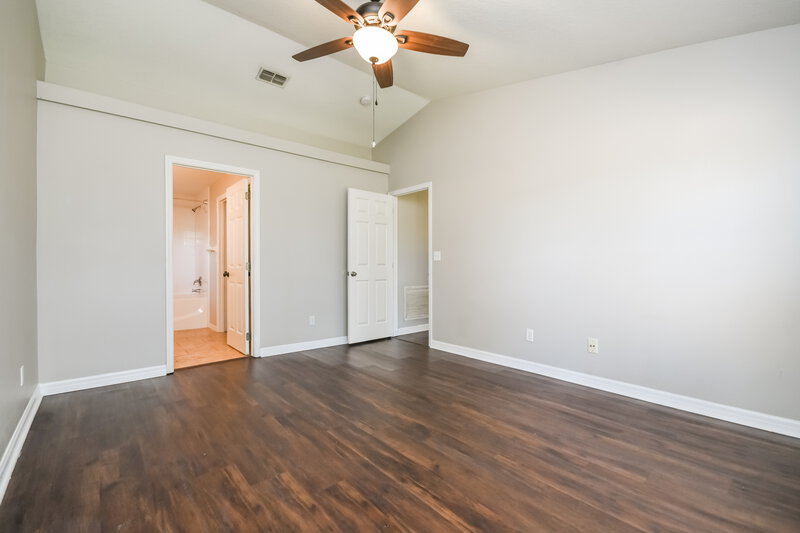 2,920/Mo, 15443 Margaux Dr Clermont, FL 34714 Main Bedroom View 2