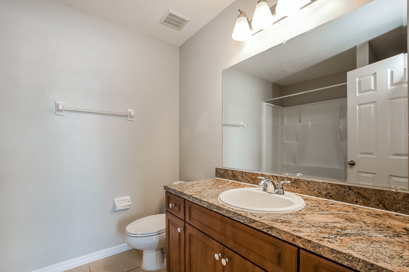 2,710/Mo, 2347 Topaz Trl Kissimmee, FL 34743 Bathroom View