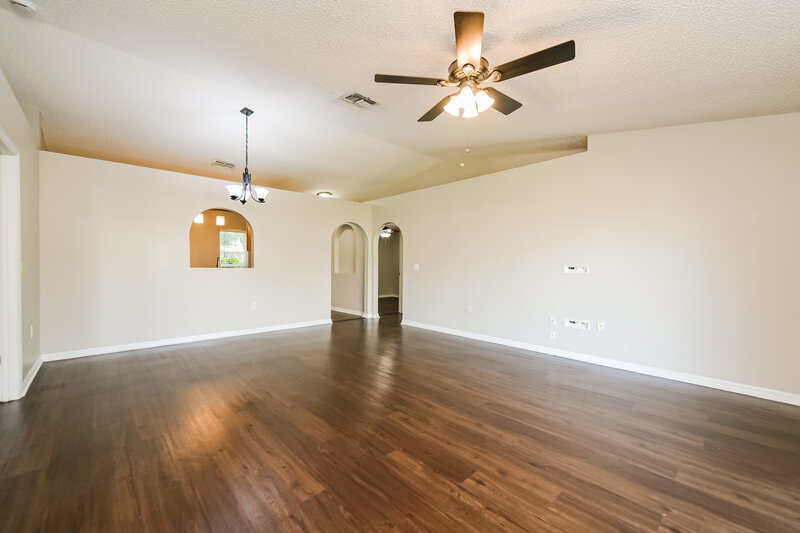 2,225/Mo, 1623 Muir Cir Clermont, FL 34711 Living Room View 3