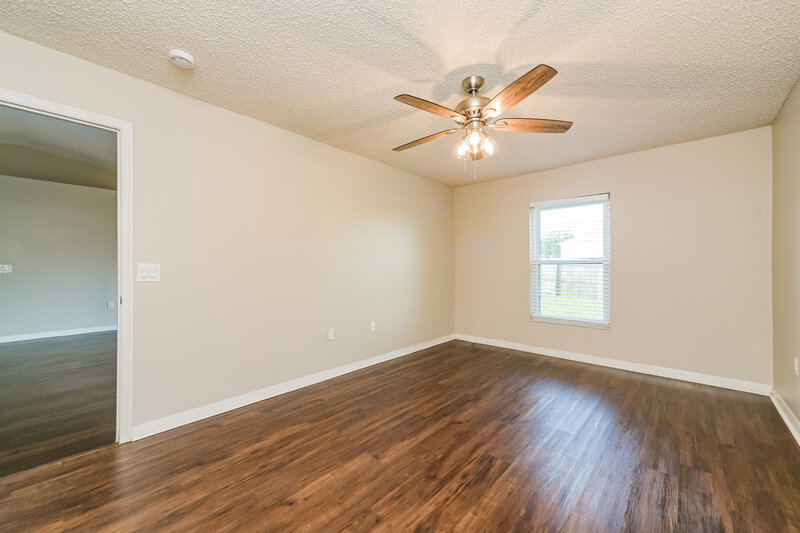 2,225/Mo, 1623 Muir Cir Clermont, FL 34711 Main Bedroom View 2