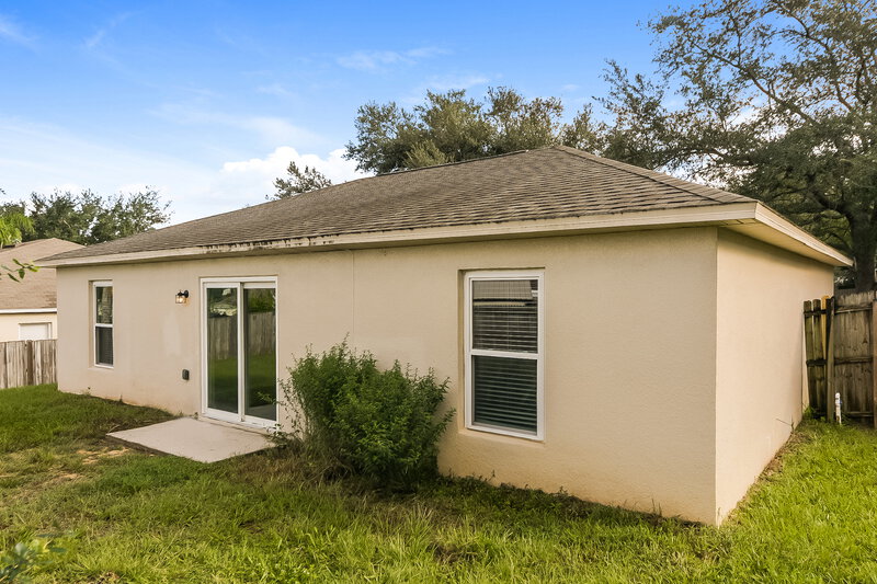 2,225/Mo, 1623 Muir Cir Clermont, FL 34711 Rear View