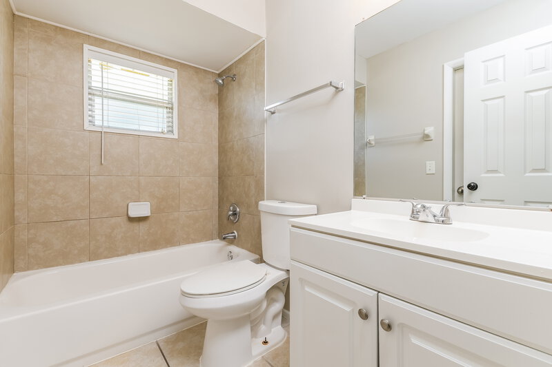 2,115/Mo, 2429 Franklin Dr Kissimmee, FL 34744 Bathroom View