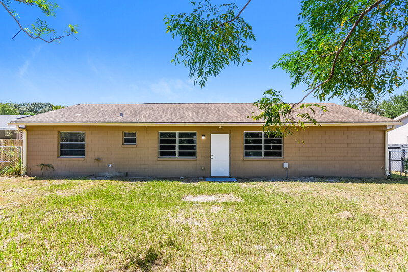 2,115/Mo, 2429 Franklin Dr Kissimmee, FL 34744 Rear View