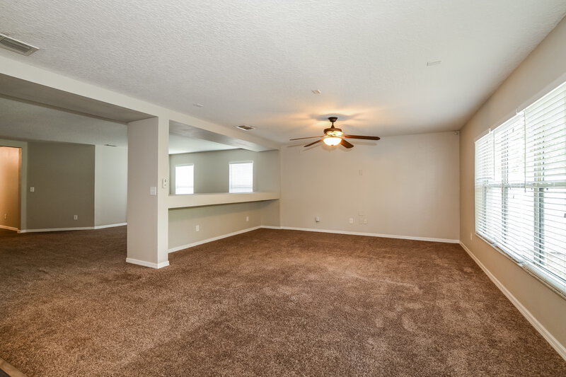 2,430/Mo, 14825 Perdido Dr Orlando, FL 32828 Living Room View 2