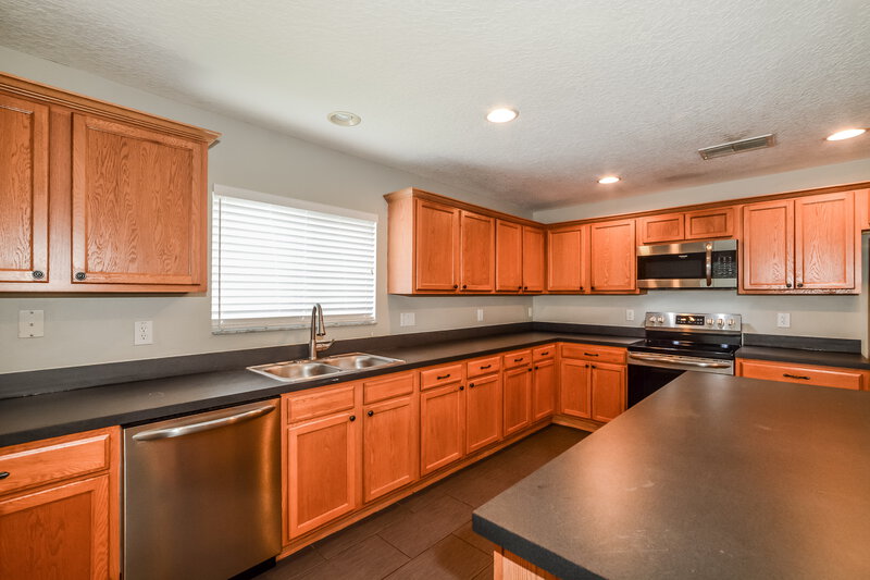 2,430/Mo, 14825 Perdido Dr Orlando, FL 32828 Kitchen View 2