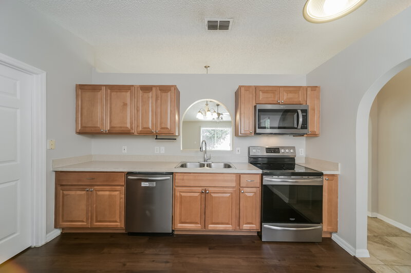2,155/Mo, 1479 Muir Cir Clermont, FL 34711 Kitchen View 2