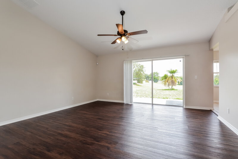 2,205/Mo, 13318 Caspian Ln Clermont, FL 34711 Living Room View 2