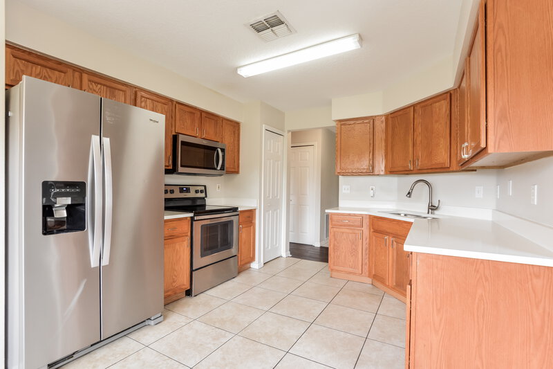 2,205/Mo, 13318 Caspian Ln Clermont, FL 34711 Kitchen View