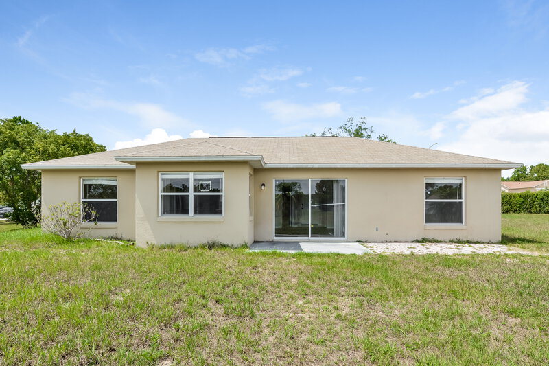 2,205/Mo, 13318 Caspian Ln Clermont, FL 34711 Rear View