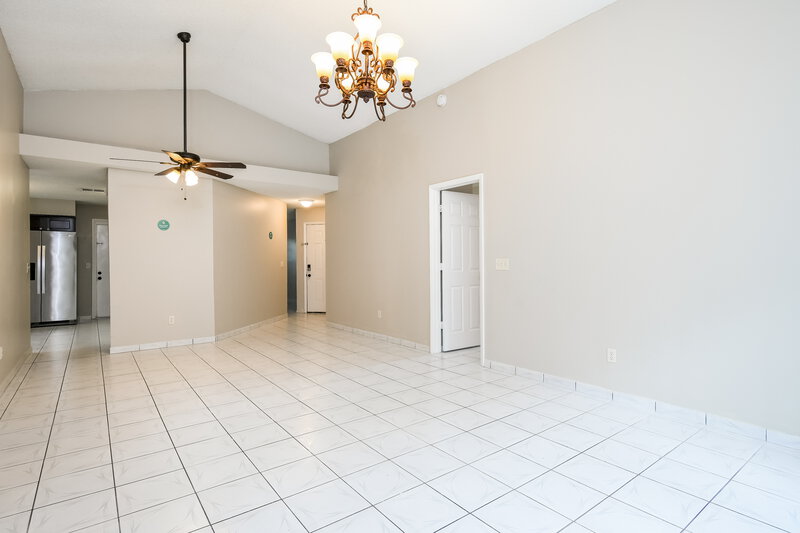 2,205/Mo, 13014 Los Angeles Woods Ln Orlando, FL 32824 Dining Room View