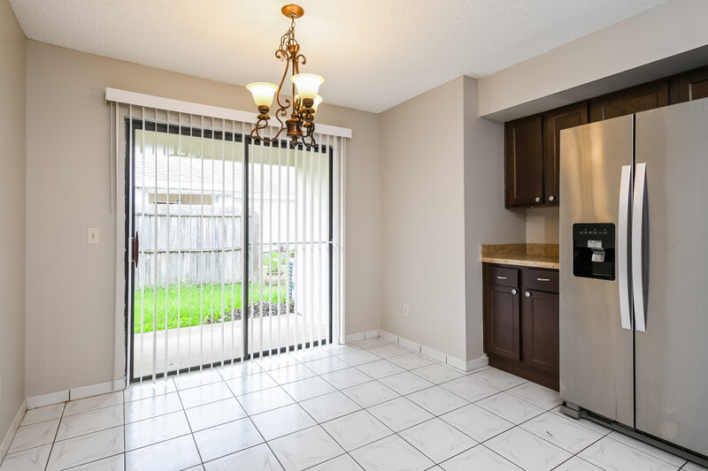 2,205/Mo, 13014 Los Angeles Woods Ln Orlando, FL 32824 Breakfast Nook View