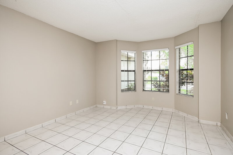 2,205/Mo, 13014 Los Angeles Woods Ln Orlando, FL 32824 Family Room View