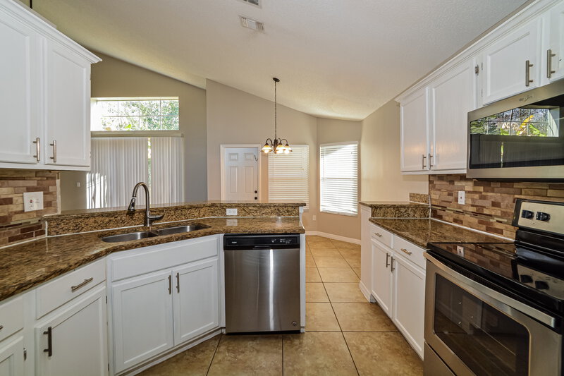 2,420/Mo, 2332 Flamingo Lakes Dr Kissimmee, FL 34743 Kitchen View