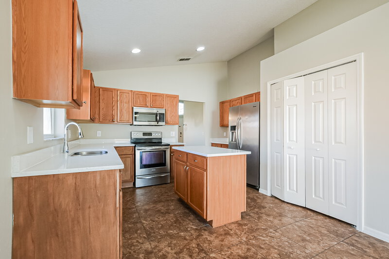 2,130/Mo, 2706 Eagle Canyon Dr S Kissimmee, FL 34746 Kitchen View 2