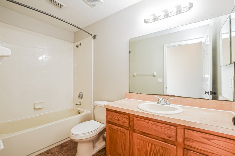 2,130/Mo, 2706 Eagle Canyon Dr S Kissimmee, FL 34746 Bathroom View