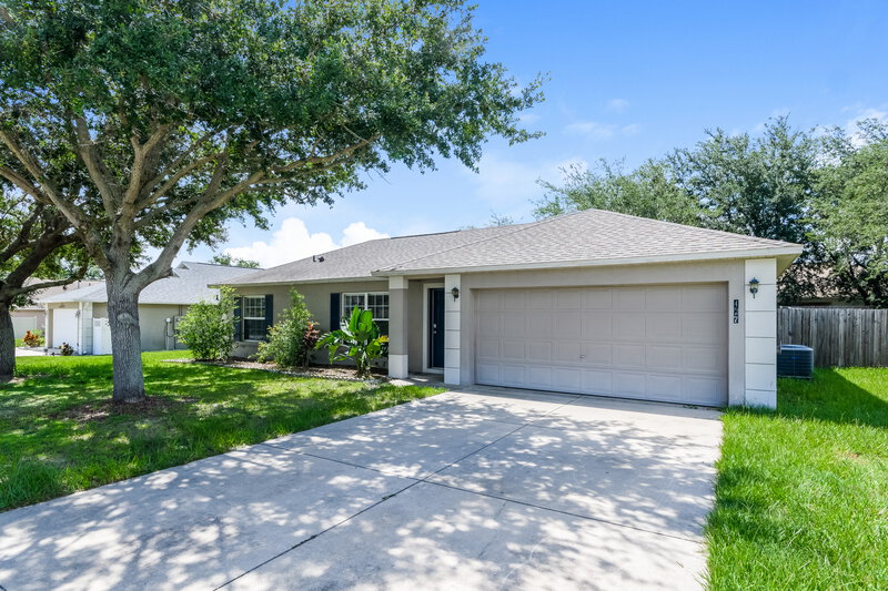 2,100/Mo, 427 Trade Wind Dr Minneola, FL 34715 Front View