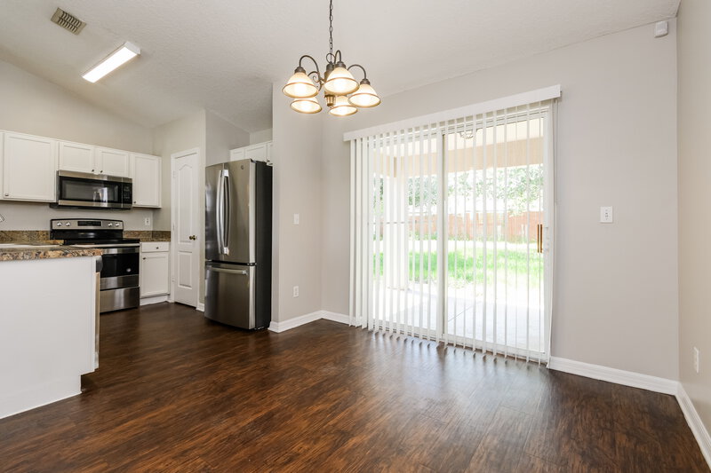 2,100/Mo, 427 Trade Wind Dr Minneola, FL 34715 Dining Room View