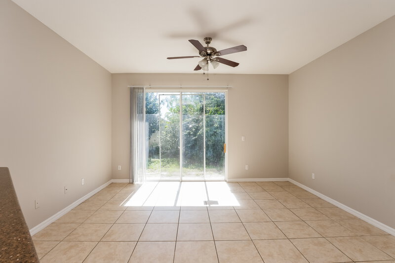 2,125/Mo, 1936 Beardsley Dr Apopka, FL 32703 Living Room View 2