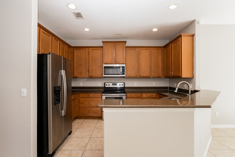 2,125/Mo, 1936 Beardsley Dr Apopka, FL 32703 Kitchen View