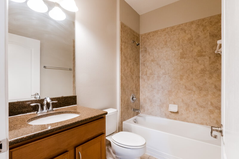 2,125/Mo, 1936 Beardsley Dr Apopka, FL 32703 Bathroom View