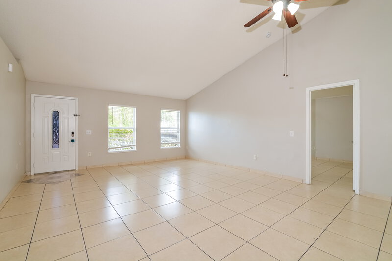 2,060/Mo, 742 Paris Dr Kissimmee, FL 34759 Living Room View