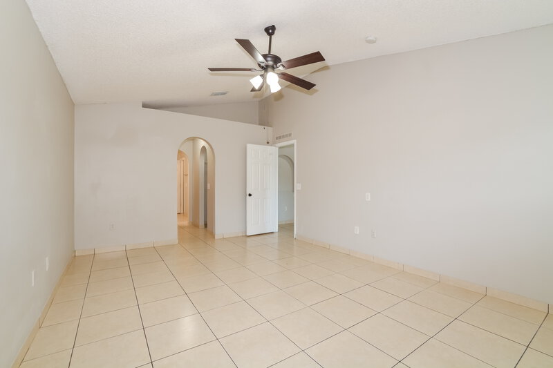 2,060/Mo, 742 Paris Dr Kissimmee, FL 34759 Main Bedroom View 2