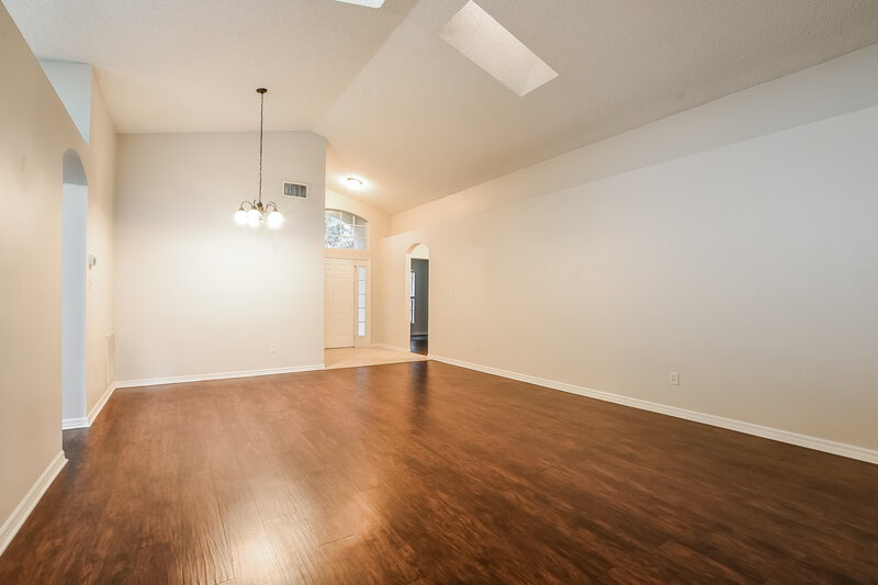 2,220/Mo, 92 Pine Forest Pl Apopka, FL 32712 Living Room View 3