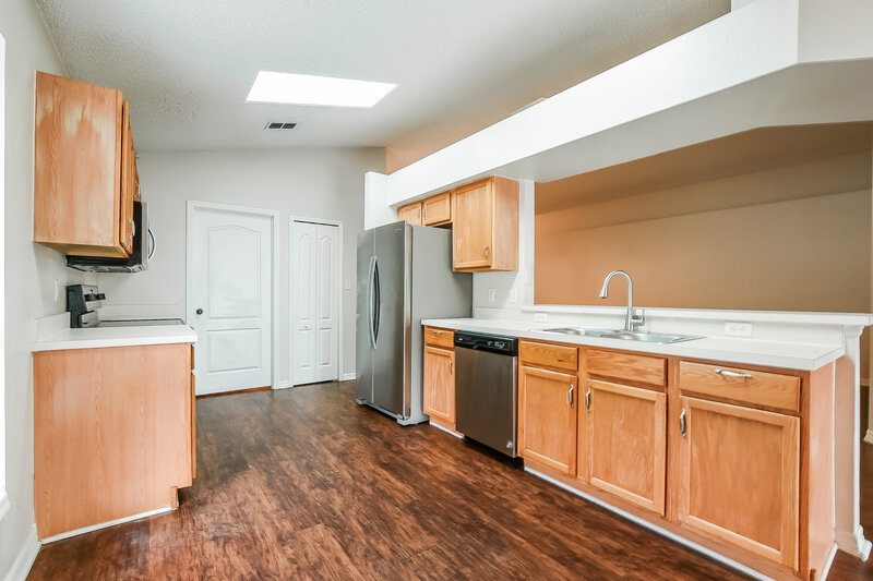 2,220/Mo, 92 Pine Forest Pl Apopka, FL 32712 Kitchen View