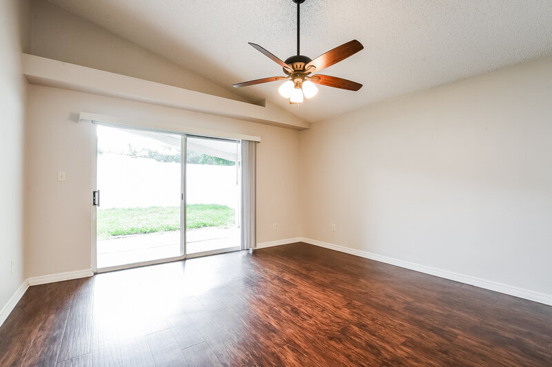 2,220/Mo, 92 Pine Forest Pl Apopka, FL 32712 Family Room View