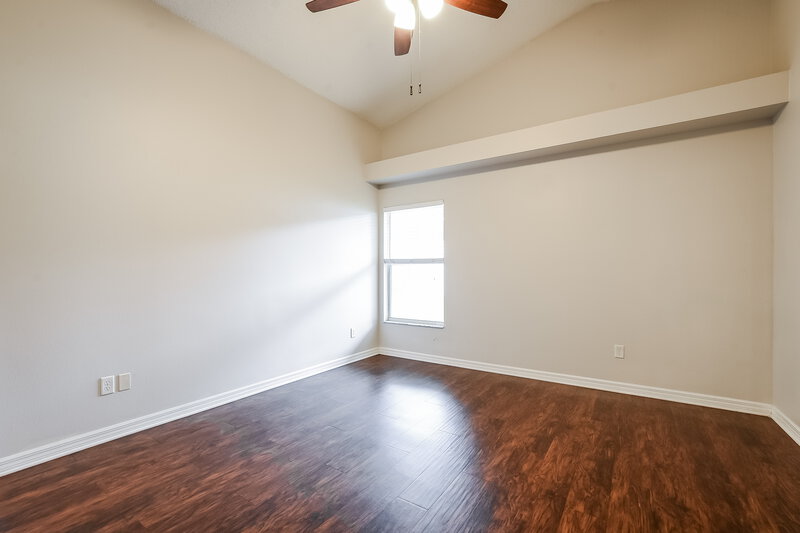 2,220/Mo, 92 Pine Forest Pl Apopka, FL 32712 Main Bedroom View