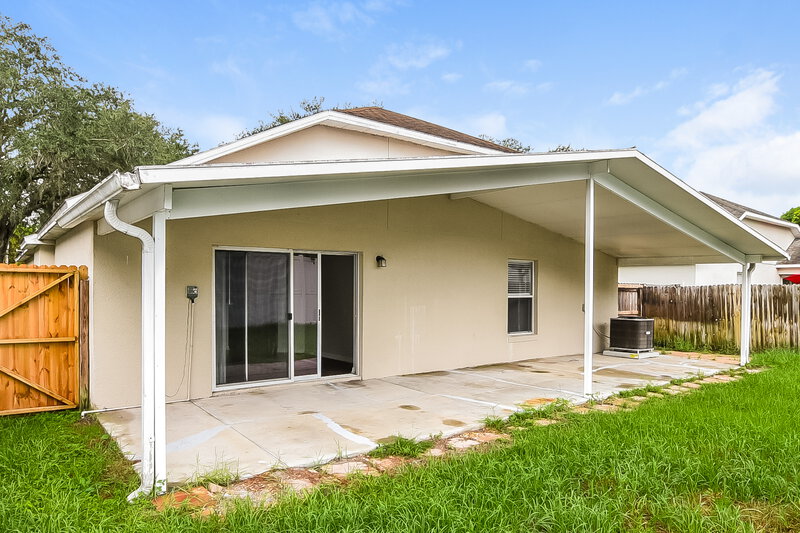 2,220/Mo, 92 Pine Forest Pl Apopka, FL 32712 Rear View