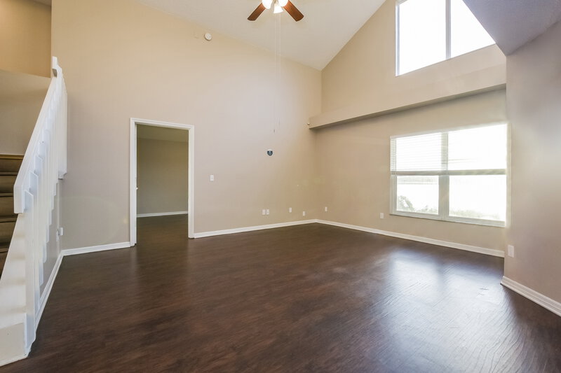 2,450/Mo, 1026 Piedmont Lakes Blvd Apopka, FL 32703 Living Room View