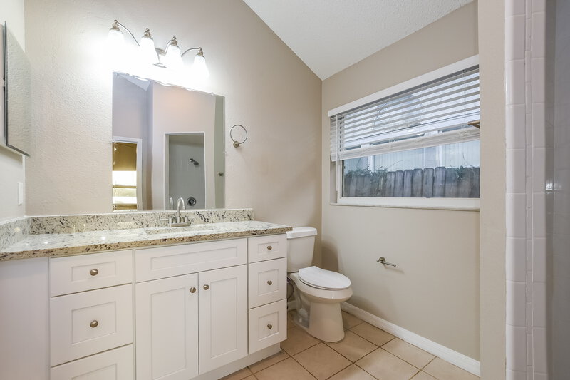 2,450/Mo, 1026 Piedmont Lakes Blvd Apopka, FL 32703 Bathroom View