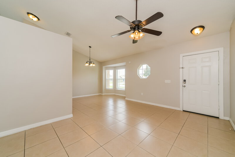 1,865/Mo, 330 Medina Ct Kissimmee, FL 34758 Living Room View 2