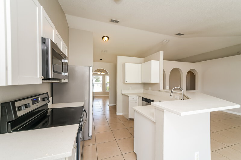 1,865/Mo, 330 Medina Ct Kissimmee, FL 34758 Kitchen View 2