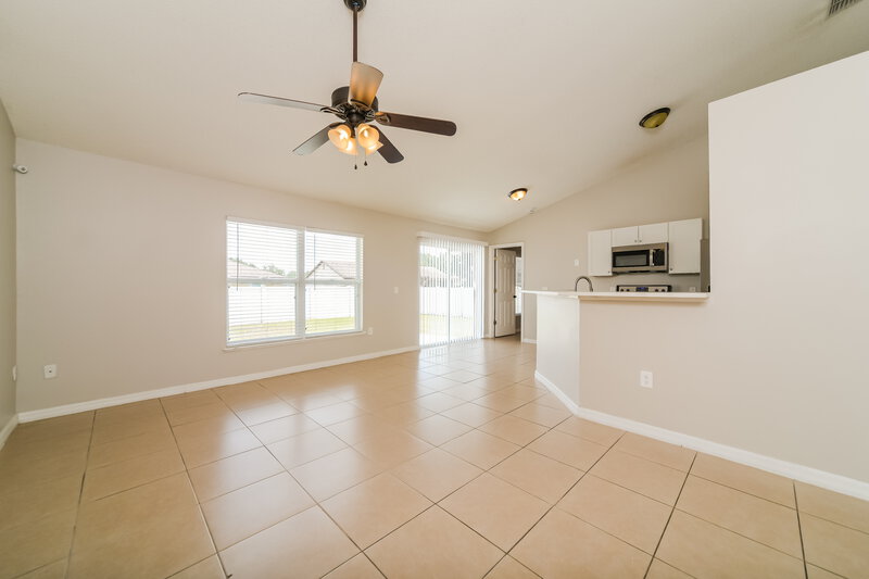 1,865/Mo, 330 Medina Ct Kissimmee, FL 34758 Family Room View
