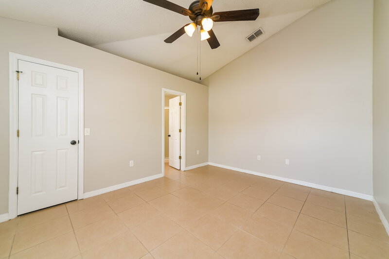 1,865/Mo, 330 Medina Ct Kissimmee, FL 34758 Main Bedroom View 2