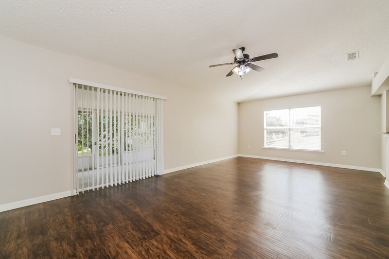 2,070/Mo, 2925 White Magnolia Loop Clermont, FL 34711 Family Room View 2