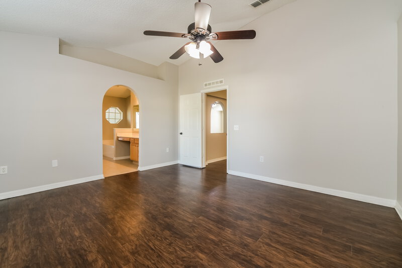 2,070/Mo, 2925 White Magnolia Loop Clermont, FL 34711 Main Bedroom View 2